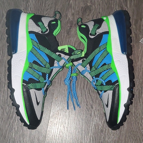 Air Max 270 Bowfin - Picture 3 of 5